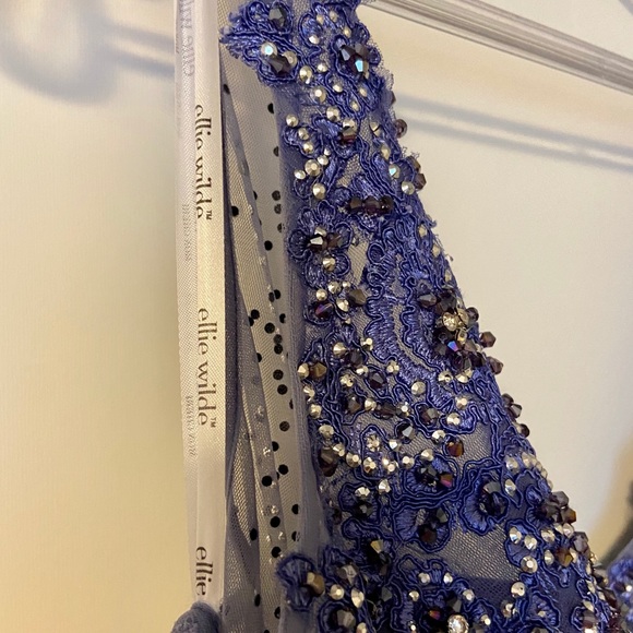 ELLIE WILDE Grad/ Prom Dress- Unaltered - Picture 6 of 8